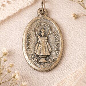 Vintage Infant of Prague Catholic Medal Pendant | Silver Tone (Charm Only)